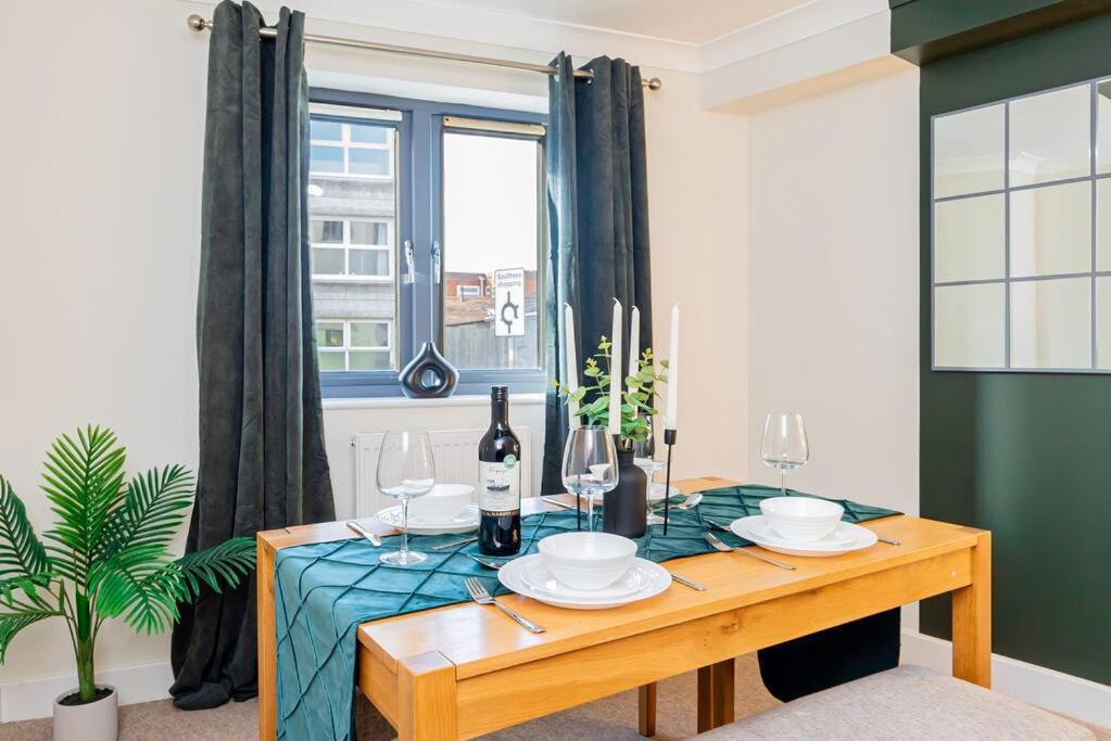 Coastal Comfort Getaway Portsmouth Extérieur photo