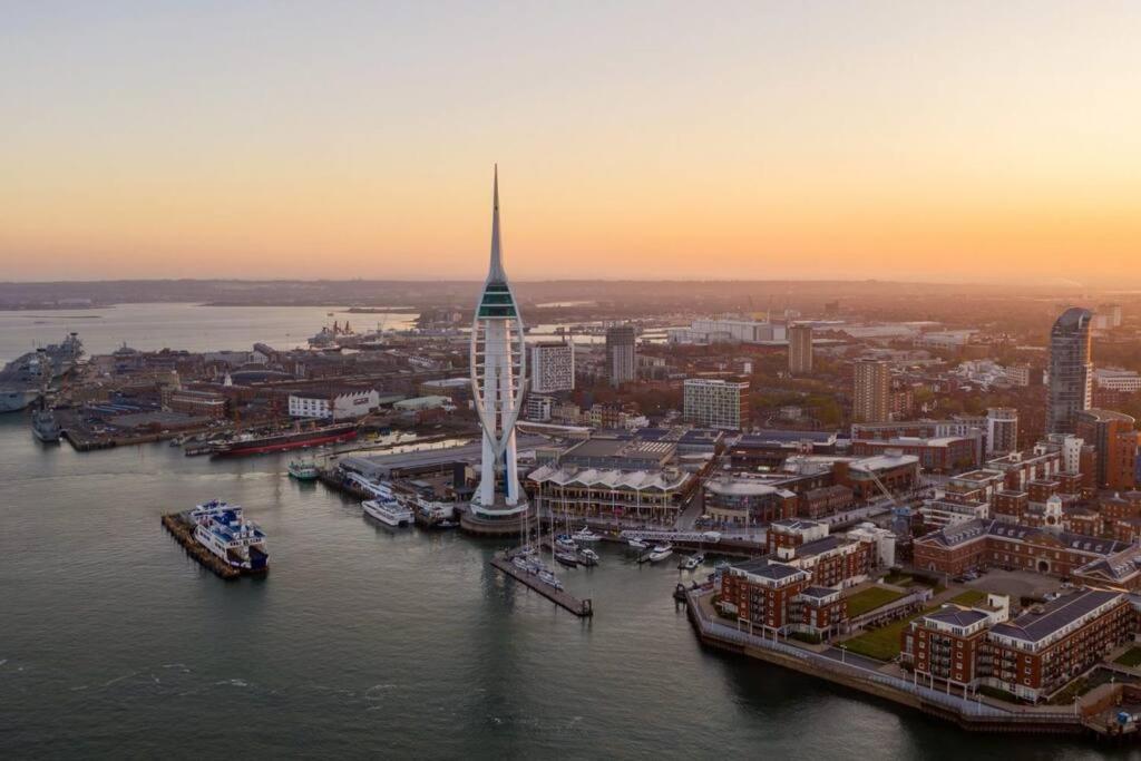 Coastal Comfort Getaway Portsmouth Extérieur photo